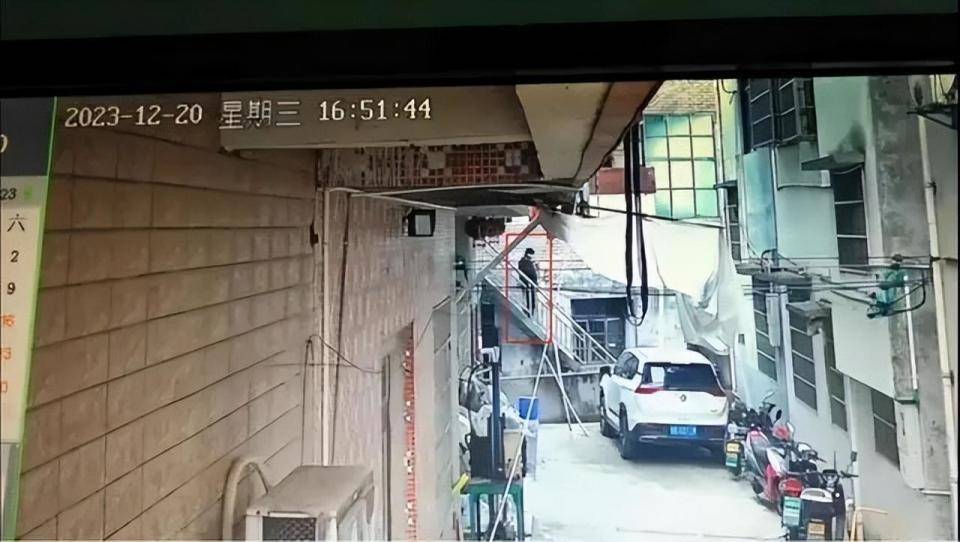19岁小伙辩称“为女友租房看房”，被判非法侵入住宅获刑18个月；辩护律师：认定构罪仅有女租客指控