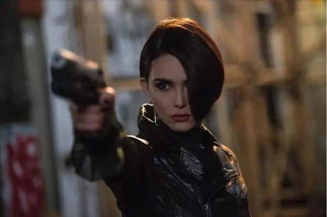 考古|昆凌现身暴瘦变化大！7年剖腹产下3娃，从“打工妹”到“天王嫂”，她的辛苦谁懂