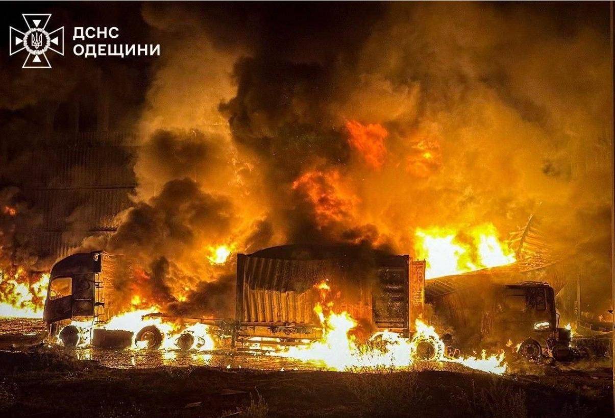 炸了一夜，俄军大轰炸，基辅大停电：俄乌战争3年，普京太仁慈了