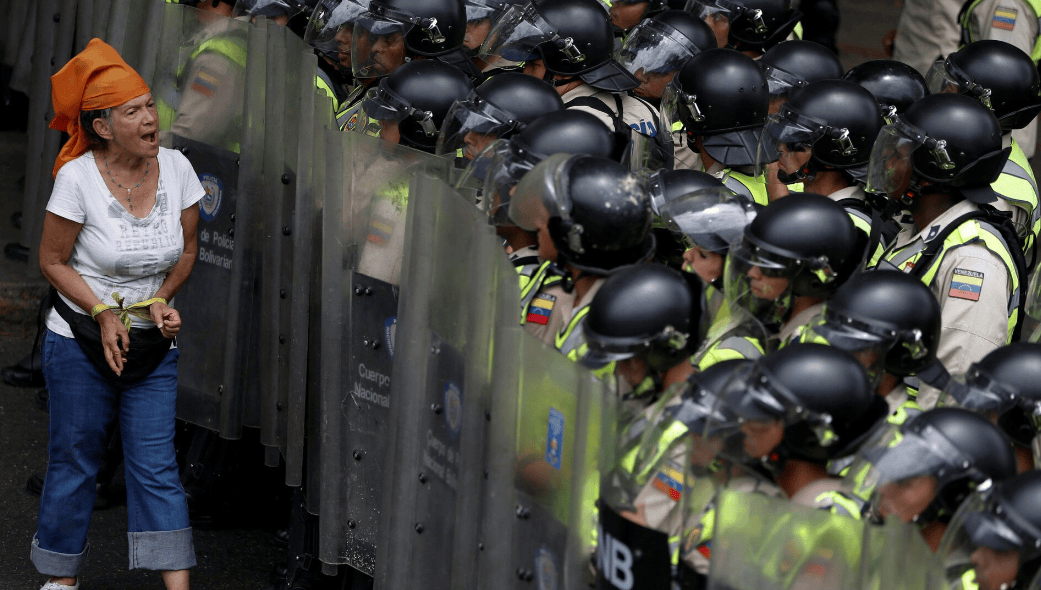 委内瑞拉发出投降请求，马杜罗用下台换取美国不动武，特朗普却无情拒绝